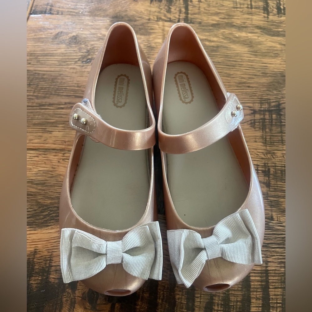 Girls mini Melissa shoes size 12 like new condition
